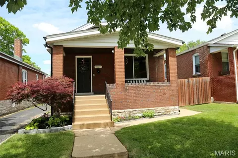 5121 Rosa Ave, Saint Louis, MO 63109