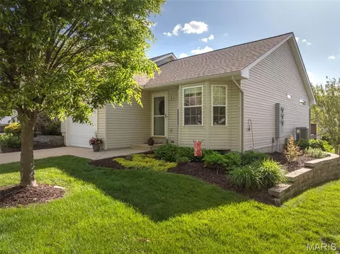 113 Fort Dodge Dr, Wright City, MO 63390