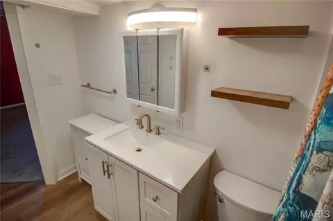 Bath - 124 E 7th St, Roxana, IL 62084 photo 2 of 3