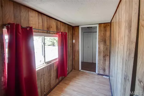 Entry Way - 124 E 7th St, Roxana, IL 62084 photo 2 of 2