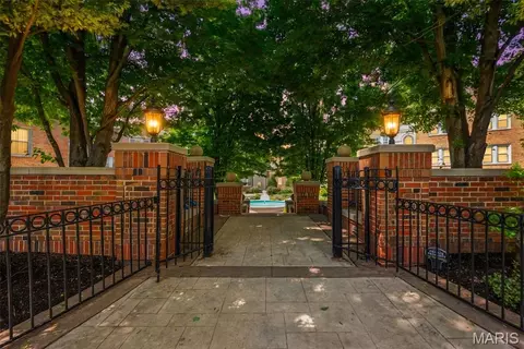7741 Kingsbury Blvd #22, Clayton, MO 63105
