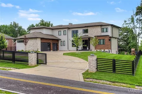 10010 Schuessler Rd, Saint Louis, MO 63128
