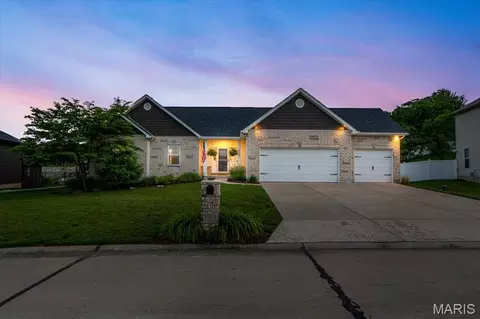 3219 Big Piney Dr, Festus, MO 63028