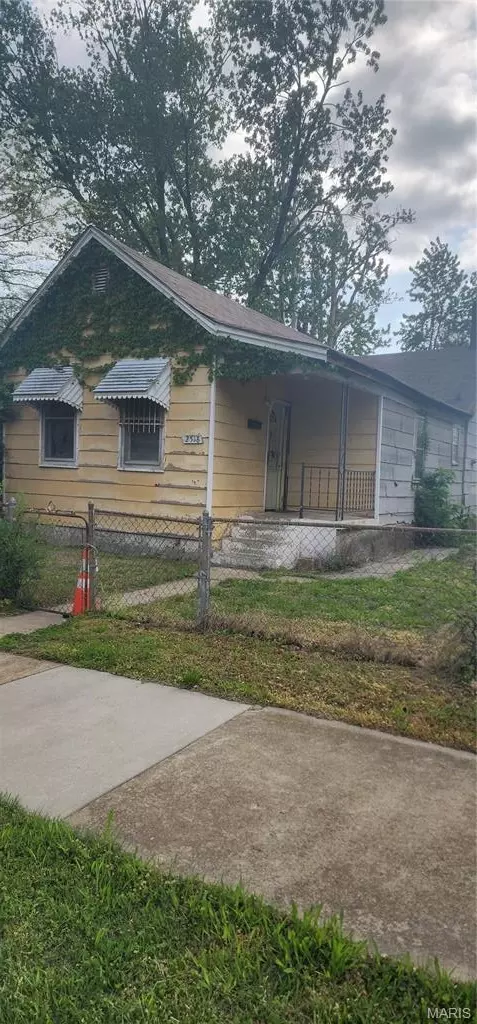 2518 Whittier St, Saint Louis, MO 63113