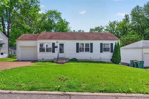 1132 Darr Dr, Saint Louis, MO 63137