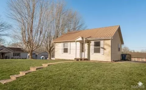 301 Cape Rd, Bloomfield, MO 63825
