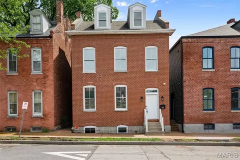 2112 S 11th St, Saint Louis, MO 63104