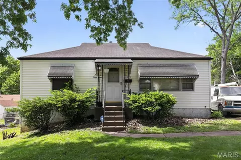 1941 Farrell Dr, Saint Louis, MO 63133