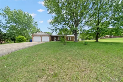 Exterior - 503 Spruce St, Dixon, MO 65459 photo 3 of 8
