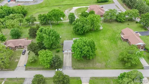 View/Area - 503 Spruce St, Dixon, MO 65459 photo 1 of 15
