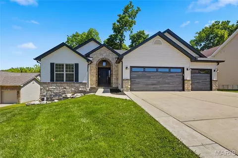 1128 Patsy Ln, O'fallon, MO 63366