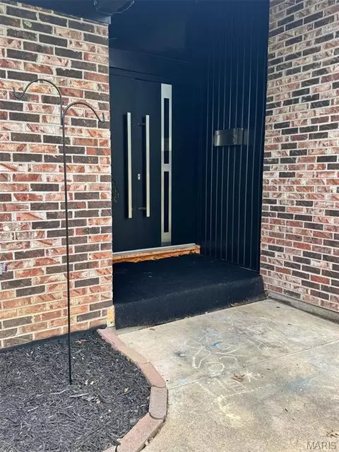 Entry Way - 701 S Ridge Ave, Steeleville, IL 62288 photo 1 of 4