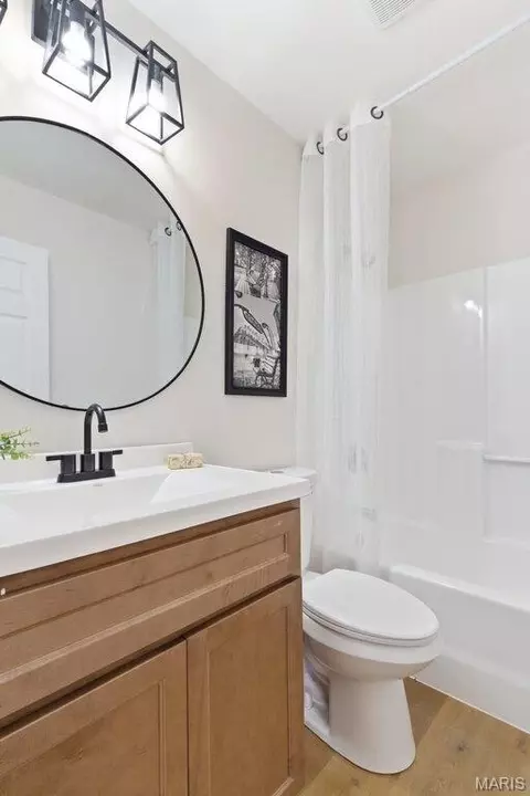 Bath - 22 Tucker Ct, Winfield, MO 63389 photo 1 of 2