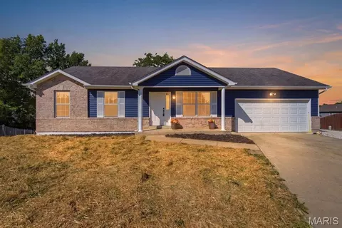 22 Tucker Ct, Winfield, MO 63389