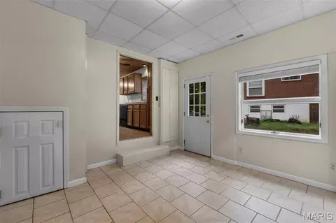 Entry Way - 710 N High St, Jackson, MO 63755 photo 1 of 3
