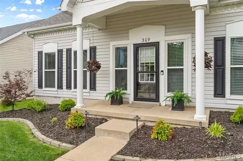 Exterior - 309 Hawks View Dr, O'fallon, MO 63368 photo 3 of 8