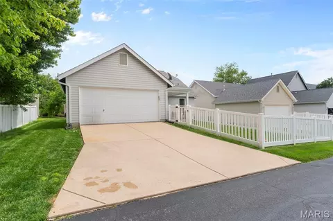 Exterior - 309 Hawks View Dr, O'fallon, MO 63368 photo 8 of 8