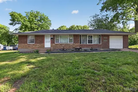 1233 Bosworth Dr, Saint Louis, MO 63137