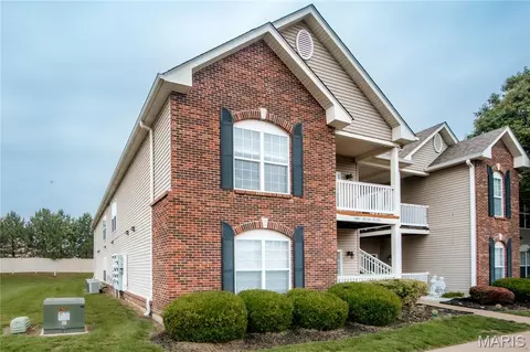 6401 Brookfield Court Dr #202, Saint Louis, MO 63129