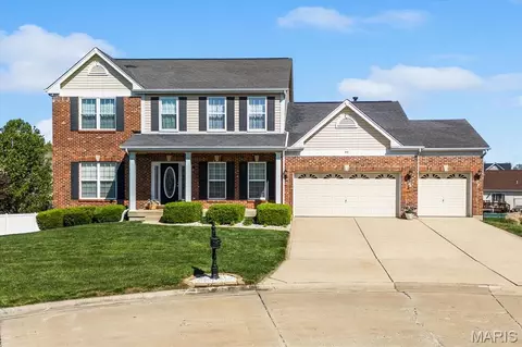 915 Red Scarlet Ct, Shiloh, IL 62221