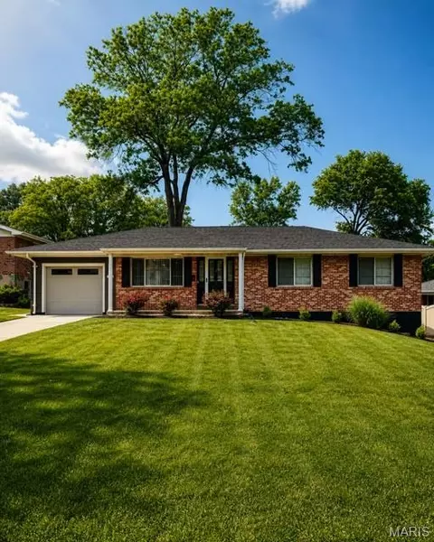 2261 Eleanor Kay Dr, Mehlville, MO 63125