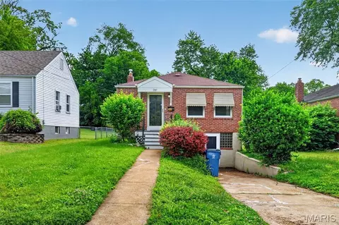 240 S Barat Ave, Saint Louis, MO 63135