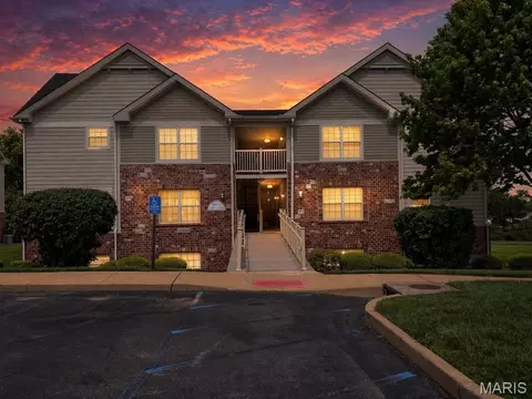 1711 Piedmont Cir #101, Saint Charles, MO 63304