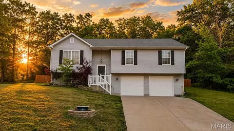 10318 Timber Hill Dr, Hillsboro, MO 63050