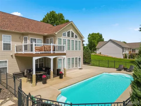 Exterior - 301 Red Wing Ct, Troy, MO 63379 photo 7 of 14