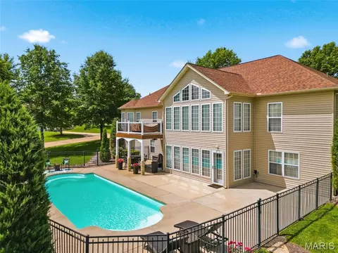 Exterior - 301 Red Wing Ct, Troy, MO 63379 photo 6 of 14