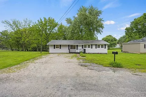 512 E Park St, Bunker Hill, IL 62014