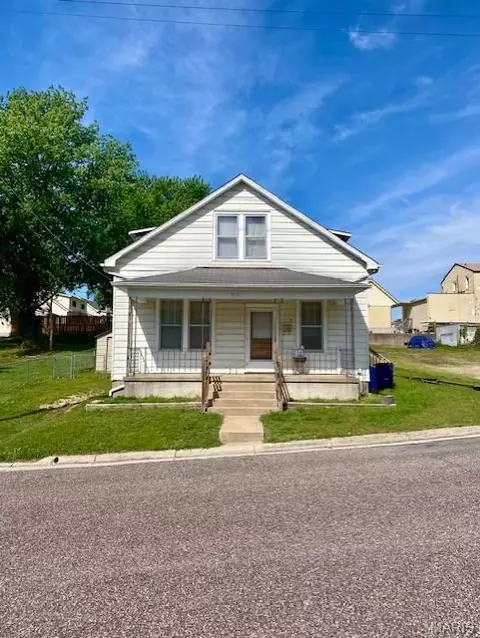 511 Macarthur St, Washington, MO 63090