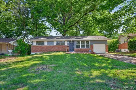 9866 Lawnview Dr, Saint Louis, MO 63136