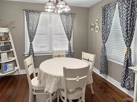 Dining - 604 Madison Ave, Washington, MO 63090 photo 3 of 4