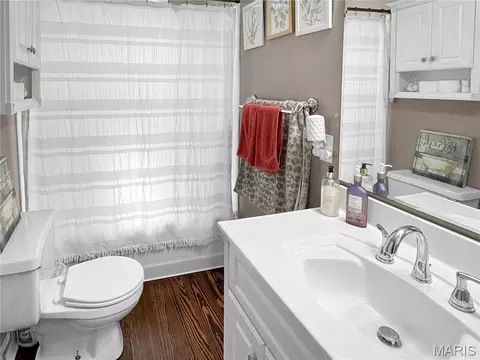 Bath - 604 Madison Ave, Washington, MO 63090 photo 1 of 3