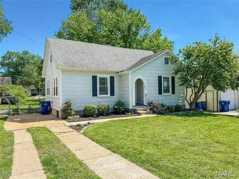 Exterior - 604 Madison Ave, Washington, MO 63090 photo 4 of 10