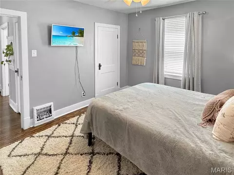 Bedroom - 604 Madison Ave, Washington, MO 63090 photo 2 of 7