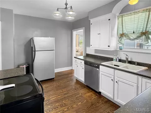 Kitchen - 604 Madison Ave, Washington, MO 63090 photo 5 of 5