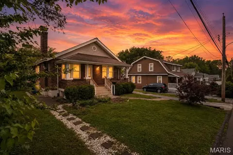 2413 Leslie Ave, Overland, MO 63114