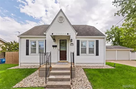 653 Elfgen St, Alton, IL 62002