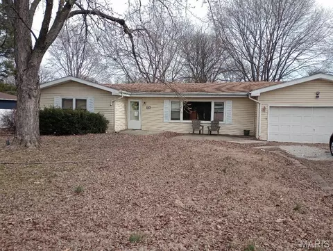117 Bonita St, Wood River, IL 62095