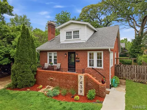 7439 Wellington Ave, University City, MO 63130
