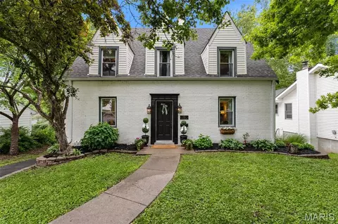 996 N Woodlawn Ave, Kirkwood, MO 63122