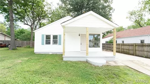 804 N Catalpa St, Dexter, MO 63841