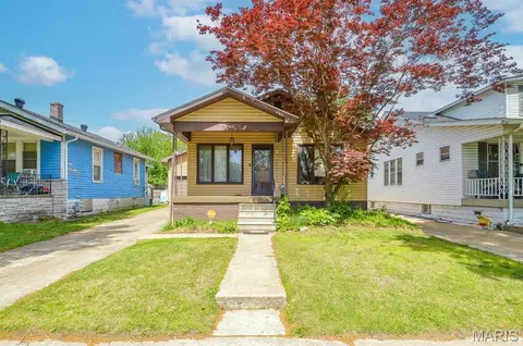 2949 Iowa St, Granite City, IL 62040