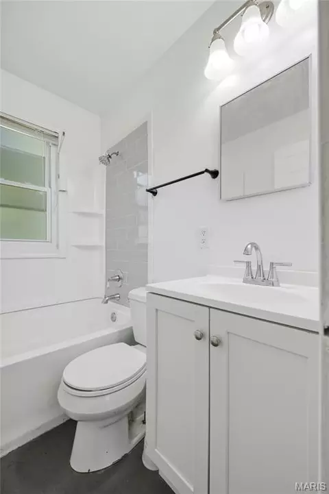 Bath - 8115 Myrick St, Berkeley, MO 63134 photo 2 of 2