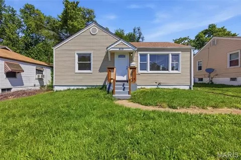 8115 Myrick St, Berkeley, MO 63134