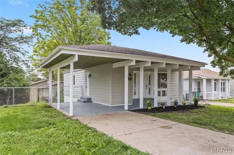 1468 Elmridge Pl, Saint Louis, MO 63132