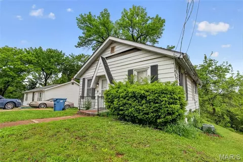 707 Ruggles Rd, Saint Louis, MO 63135