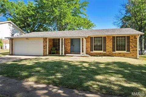 2609 Yaeger Rd, Saint Louis, MO 63129